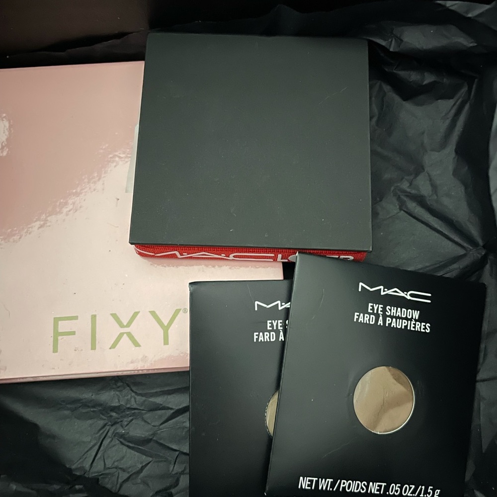 Two MAC Shadows + 2 New Empty Magnetic Palletes